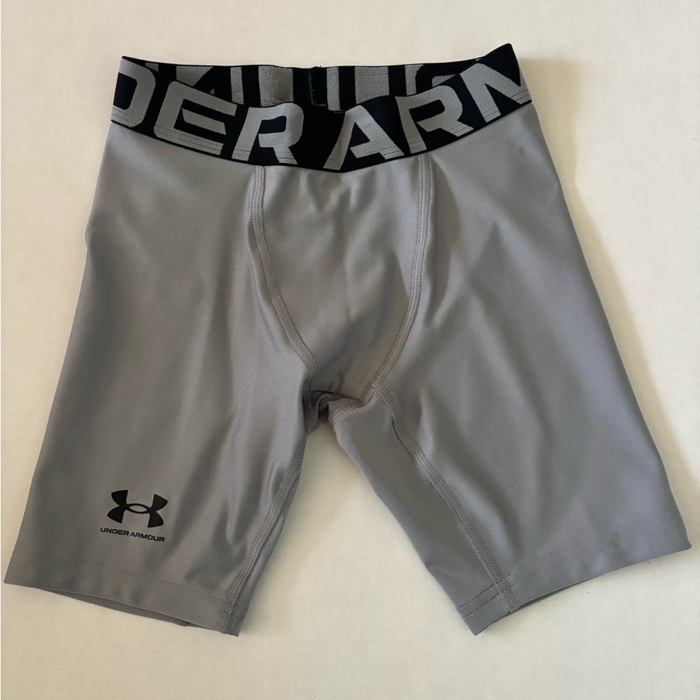 New! Under Armour Boys Heatgear Fitted Armour Shorts Youth Medium Youth …